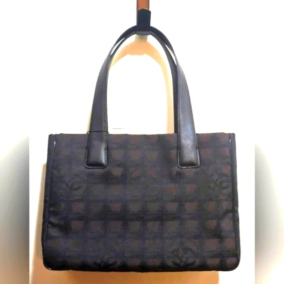 CHANEL BROWN NEW TRAVEL LINE NYLON TOTE BAG - Picture 3 of 9